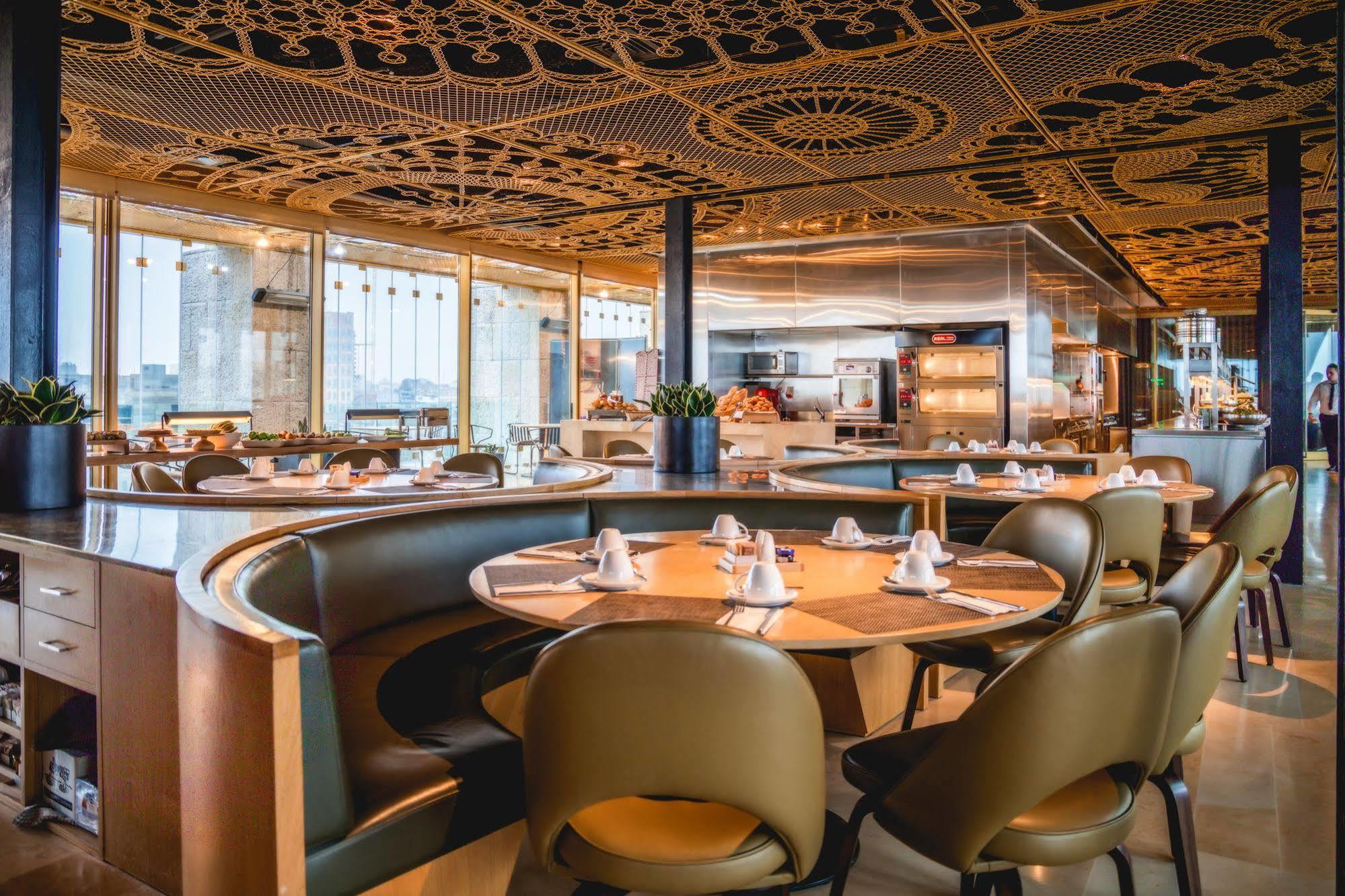 Herbert Samuel Hotel Yerusalem Bagian luar foto The interior of the restaurant
