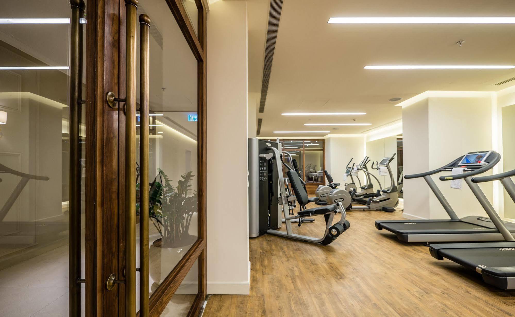 Herbert Samuel Hotel Yerusalem Bagian luar foto The gym at the hotel