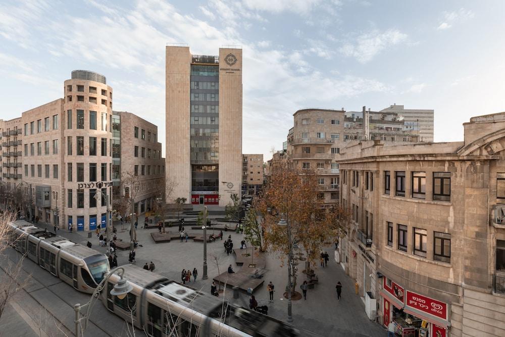 Herbert Samuel Hotel Yerusalem Bagian luar foto The main square of the university